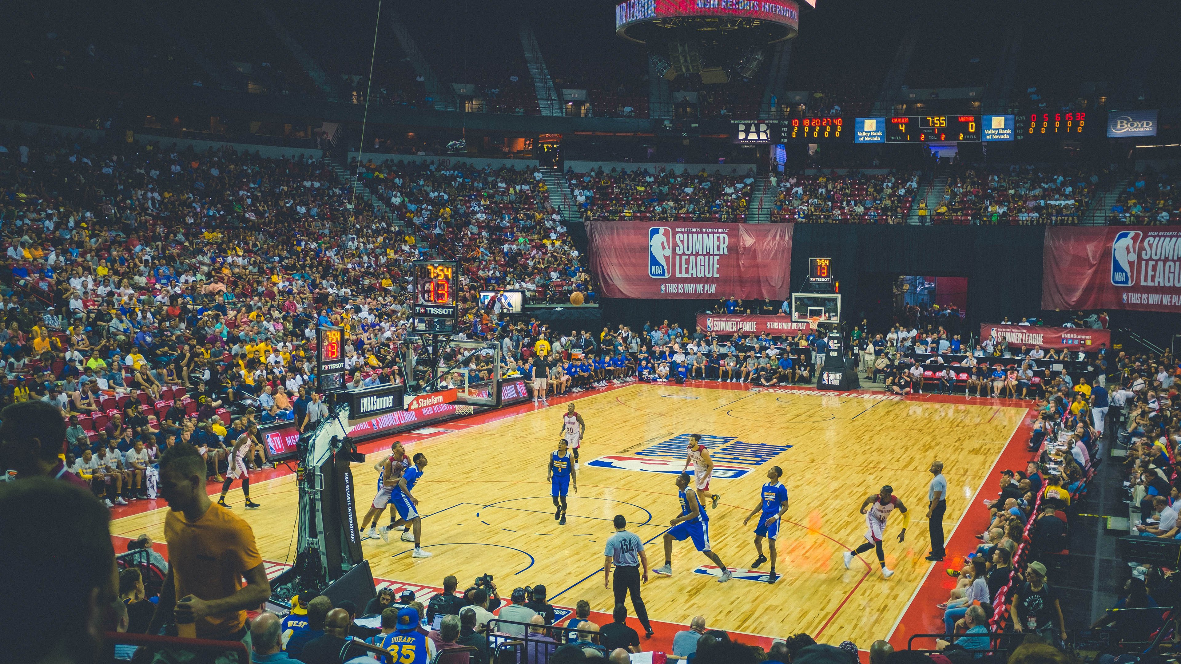 这一刻全场沸腾，这一刻全场沸腾是什么歌